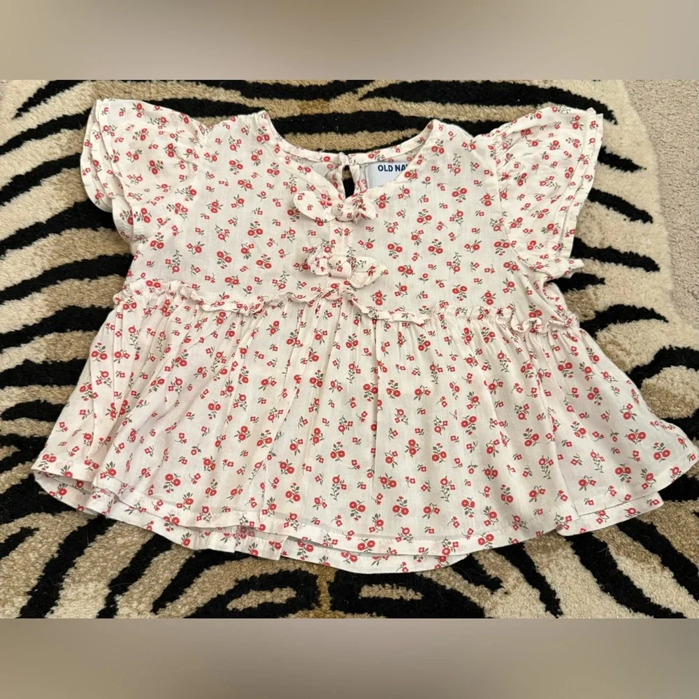 Old Navy Short-Sleeve Ruffled Bow Top for Toddler Girls 3T Gently worn - Picture 2 of 6